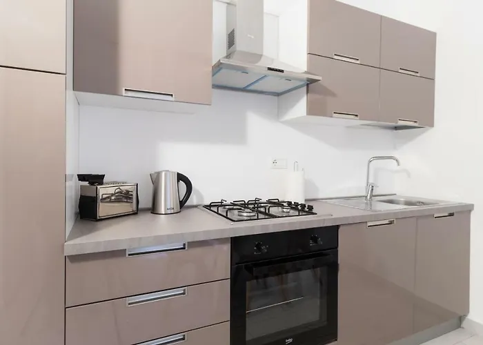 Italianway - Corso Cavallotti 223 *